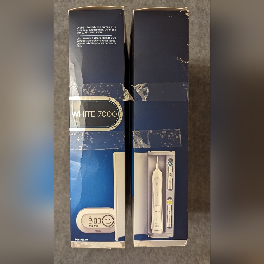 Oral-B White 7000 Rechargeable Toothbrush - Picture 3 of 6